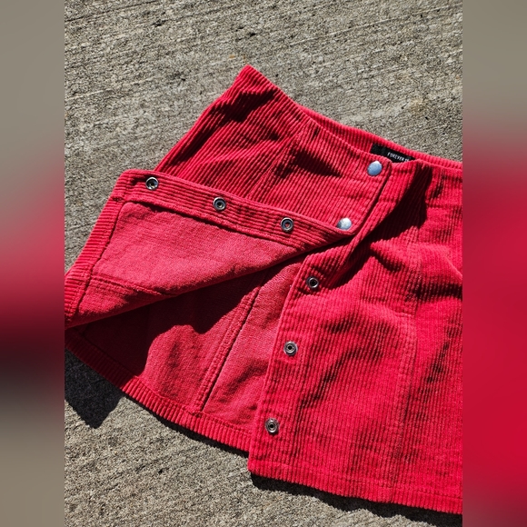 🛍 Forever 21 red cord corduroy button up mini skirt size small - Picture 3 of 3